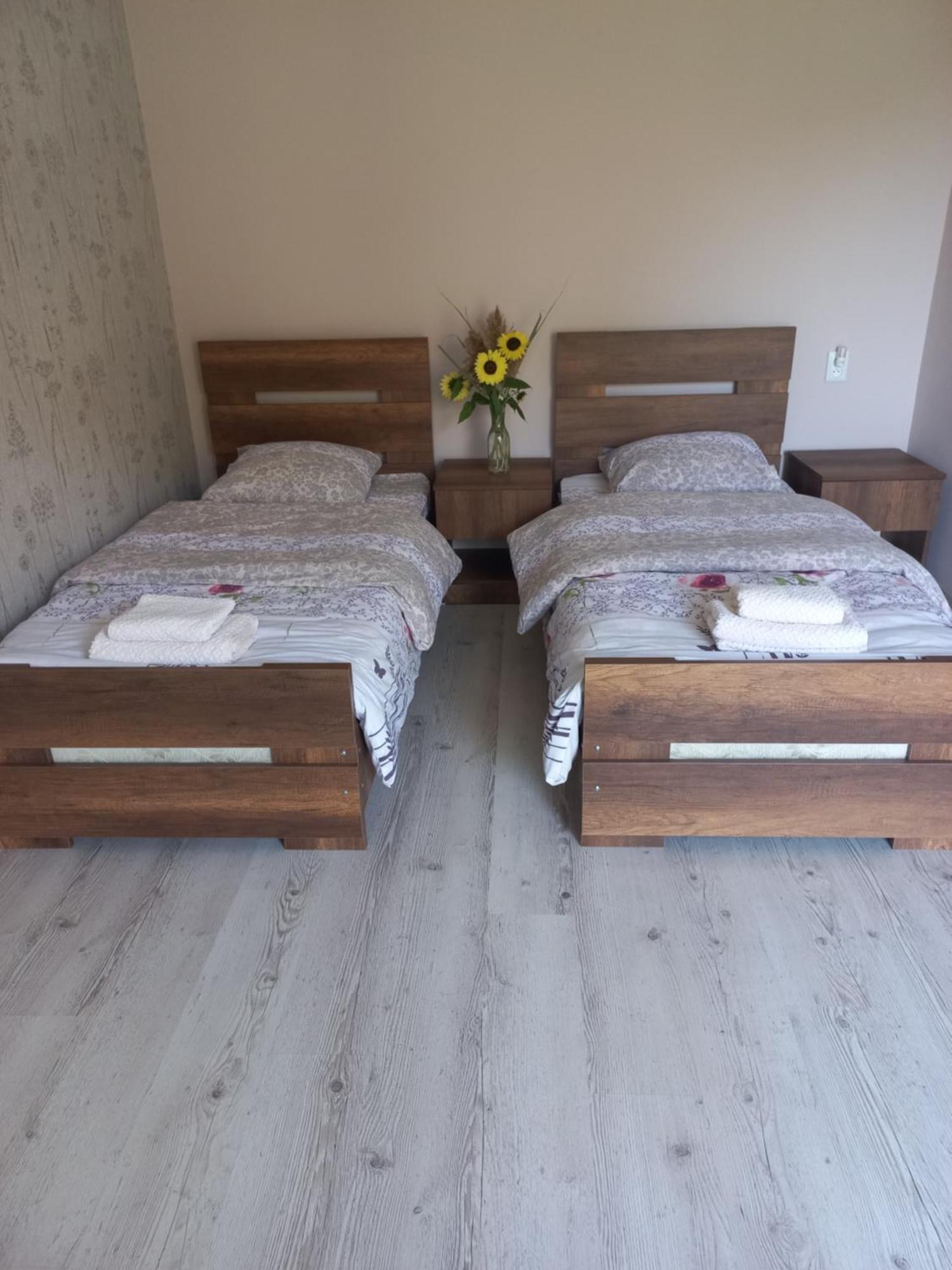 Bee House Hotell Pia Eksteriør bilde