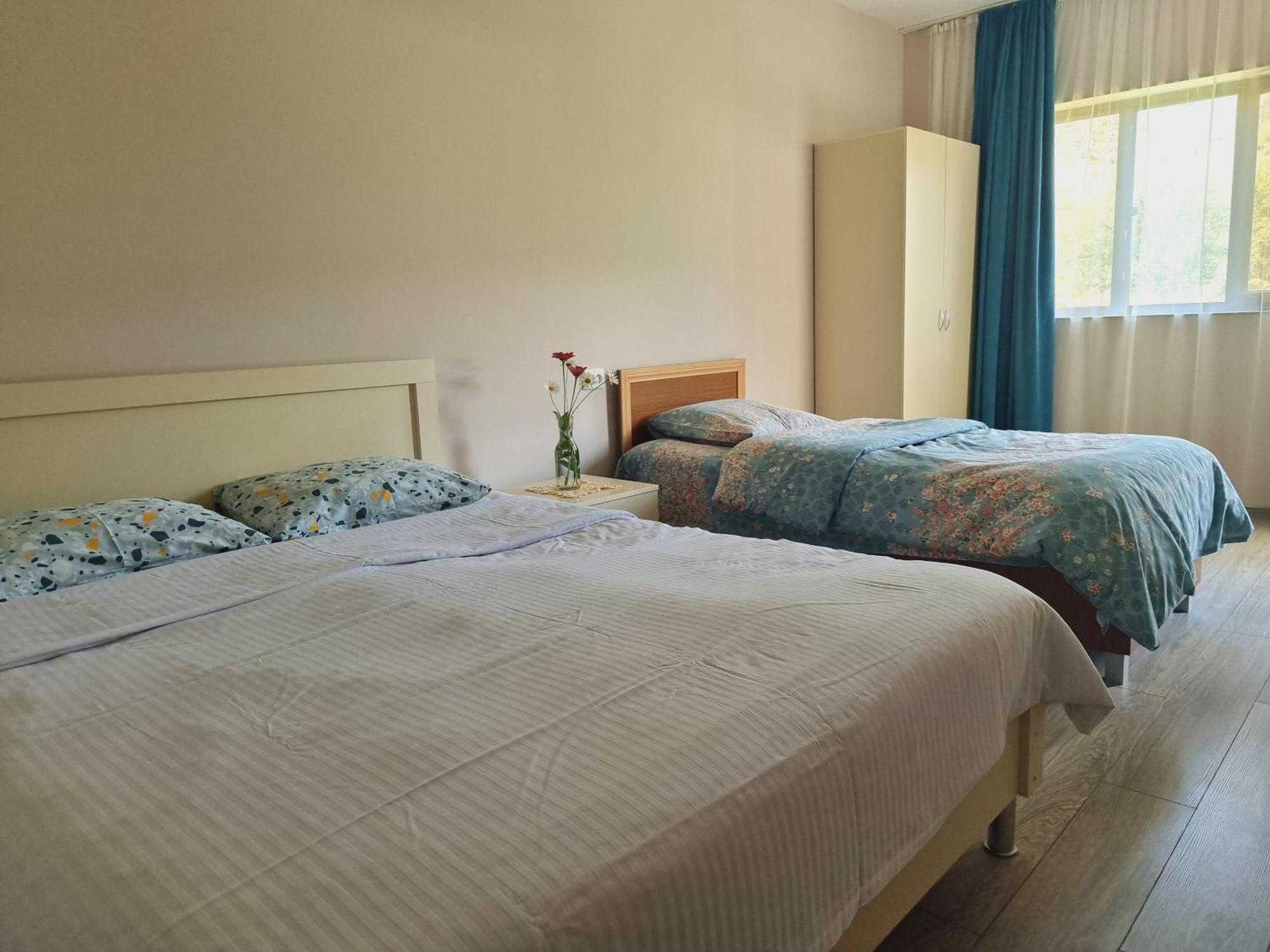 Bee House Hotell Pia Eksteriør bilde