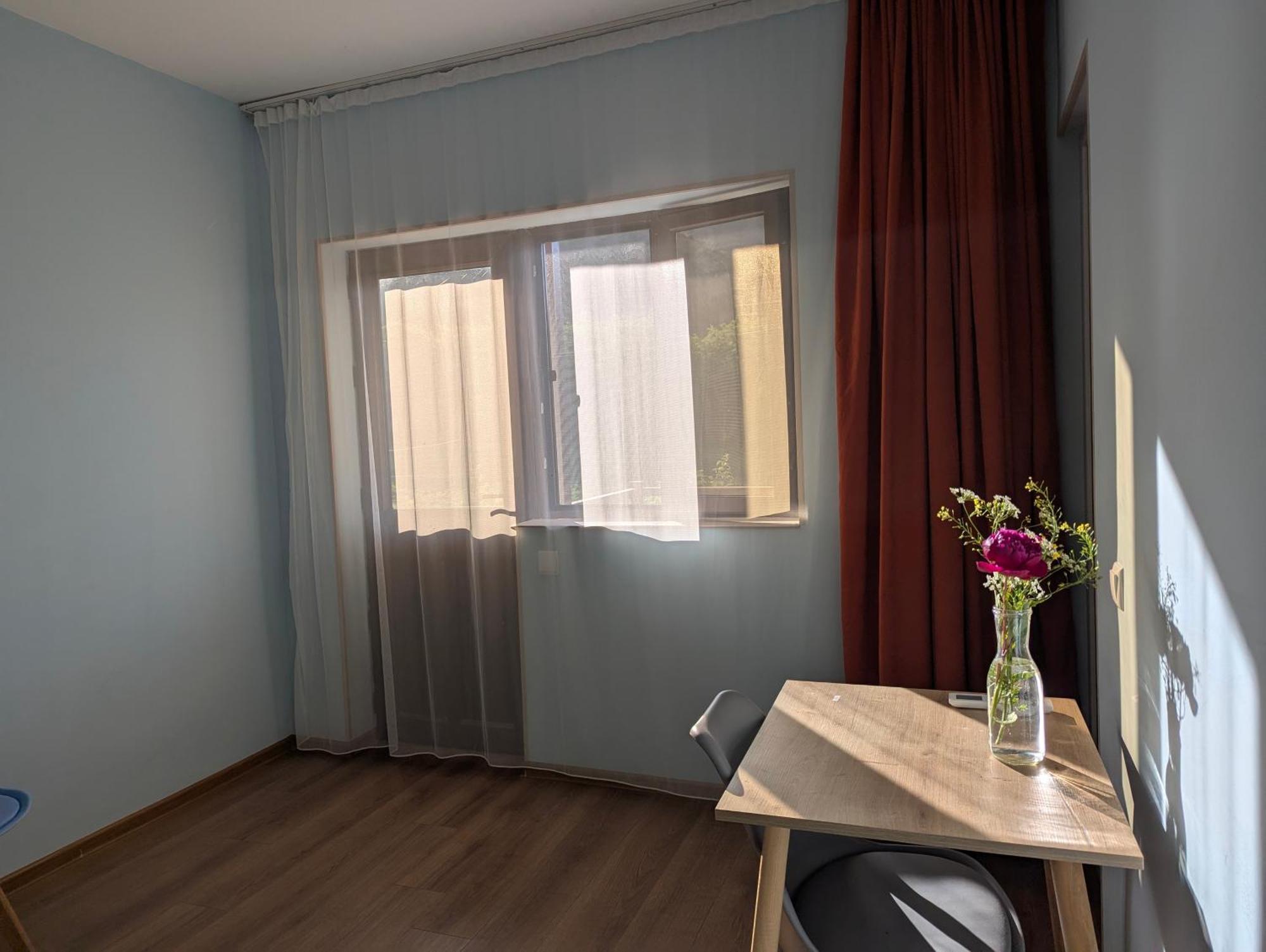 Bee House Hotell Pia Eksteriør bilde
